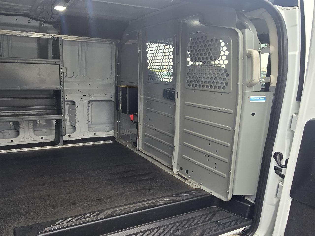 Ford Transit 250 Van Low Roof 60/40 Pass. 148-in. WB 2019