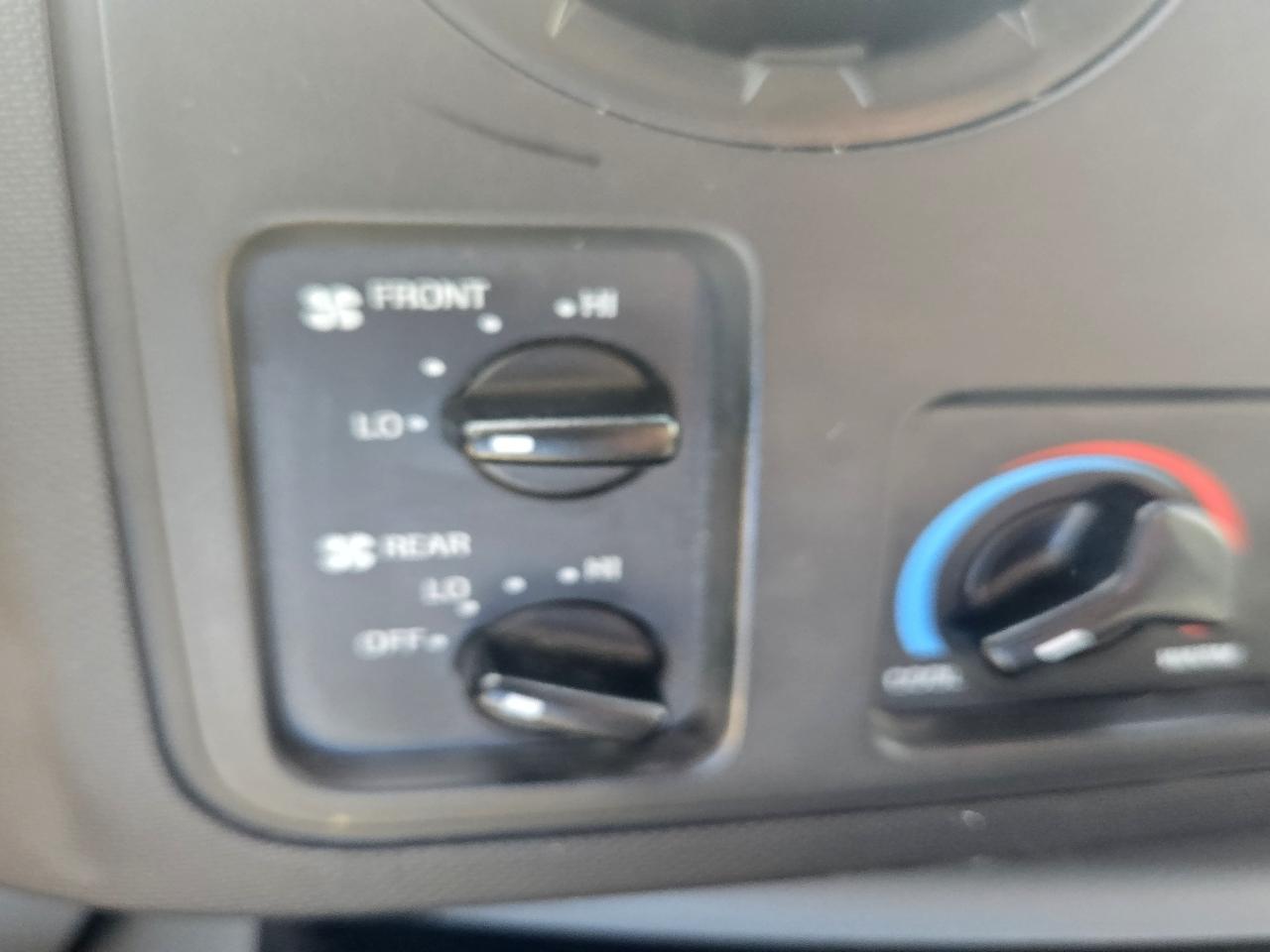 Ford Econoline E-150 XLT 2009