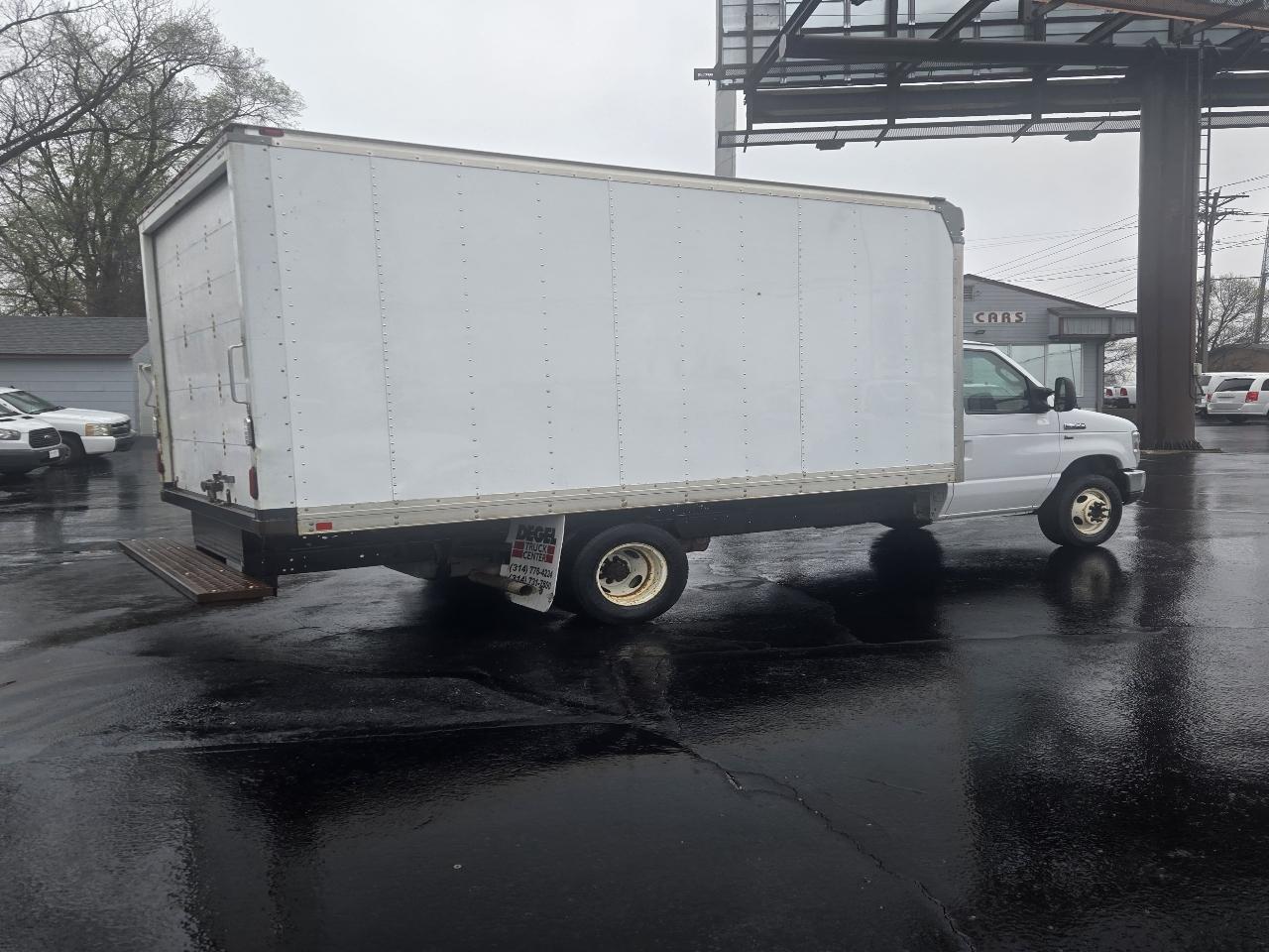 Ford Econoline E-350 Super Duty 2013