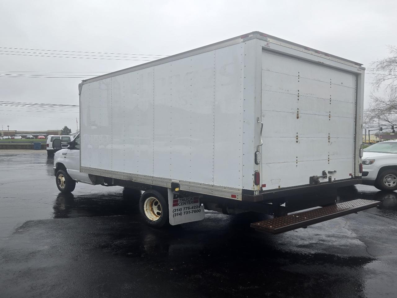 Ford Econoline E-350 Super Duty 2013