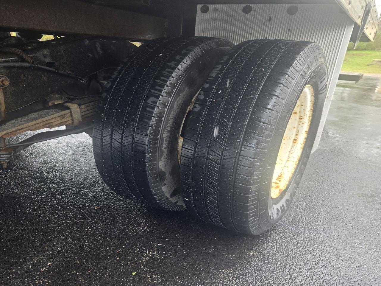 Ford Econoline E-350 Super Duty 2013