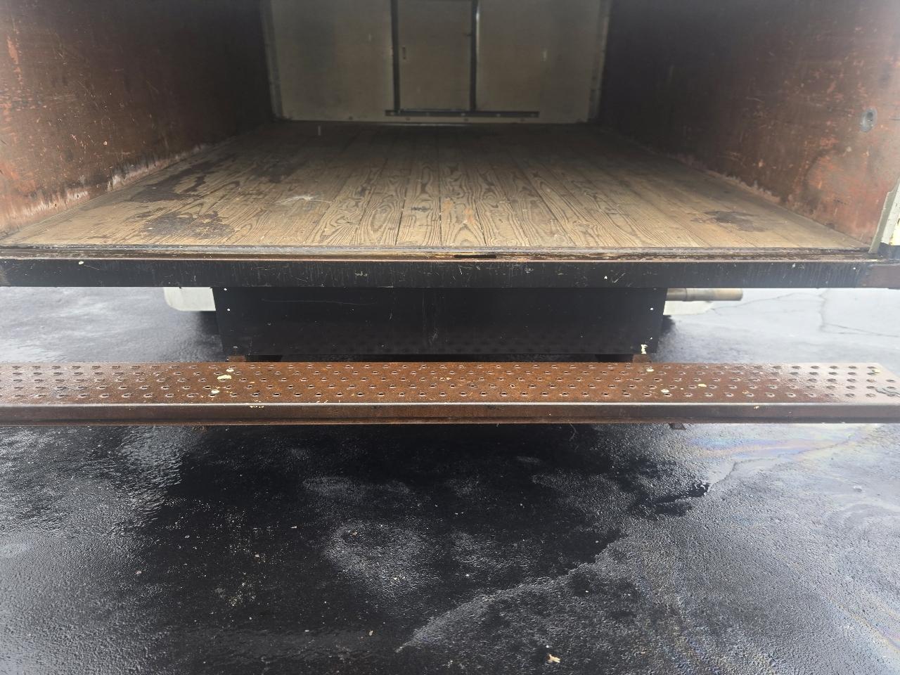 Ford Econoline E-350 Super Duty 2013