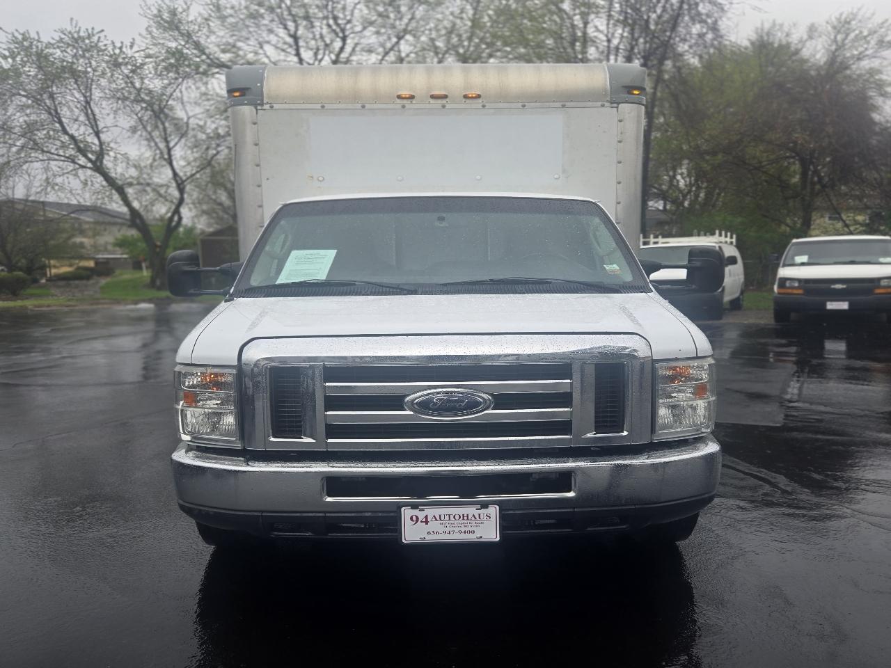 Ford Econoline E-350 Super Duty 2013