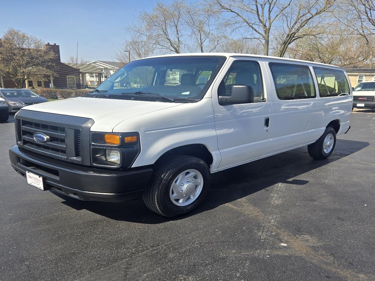 Ford Econoline E-350 XL Super Duty 2012
