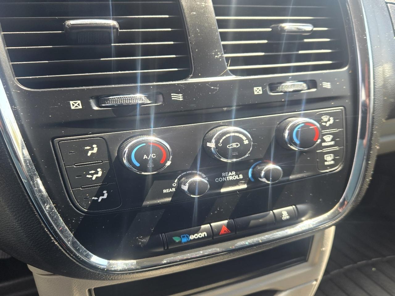 Dodge Grand Caravan SE 2015