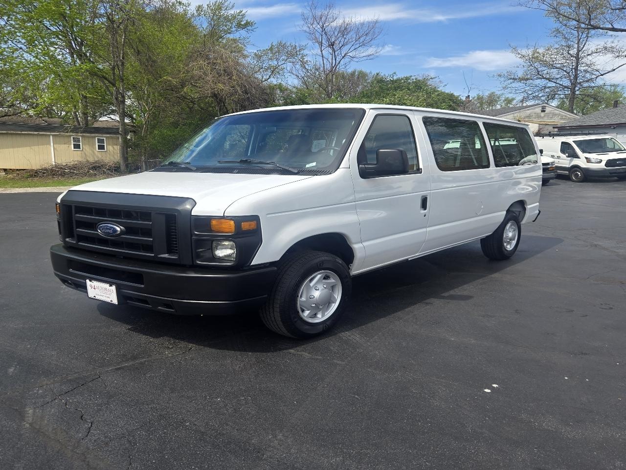 Ford Econoline E-350 XL Super Duty 2012