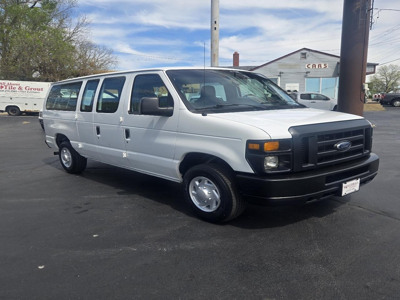 Ford Econoline E-350 XL Super Duty 2012