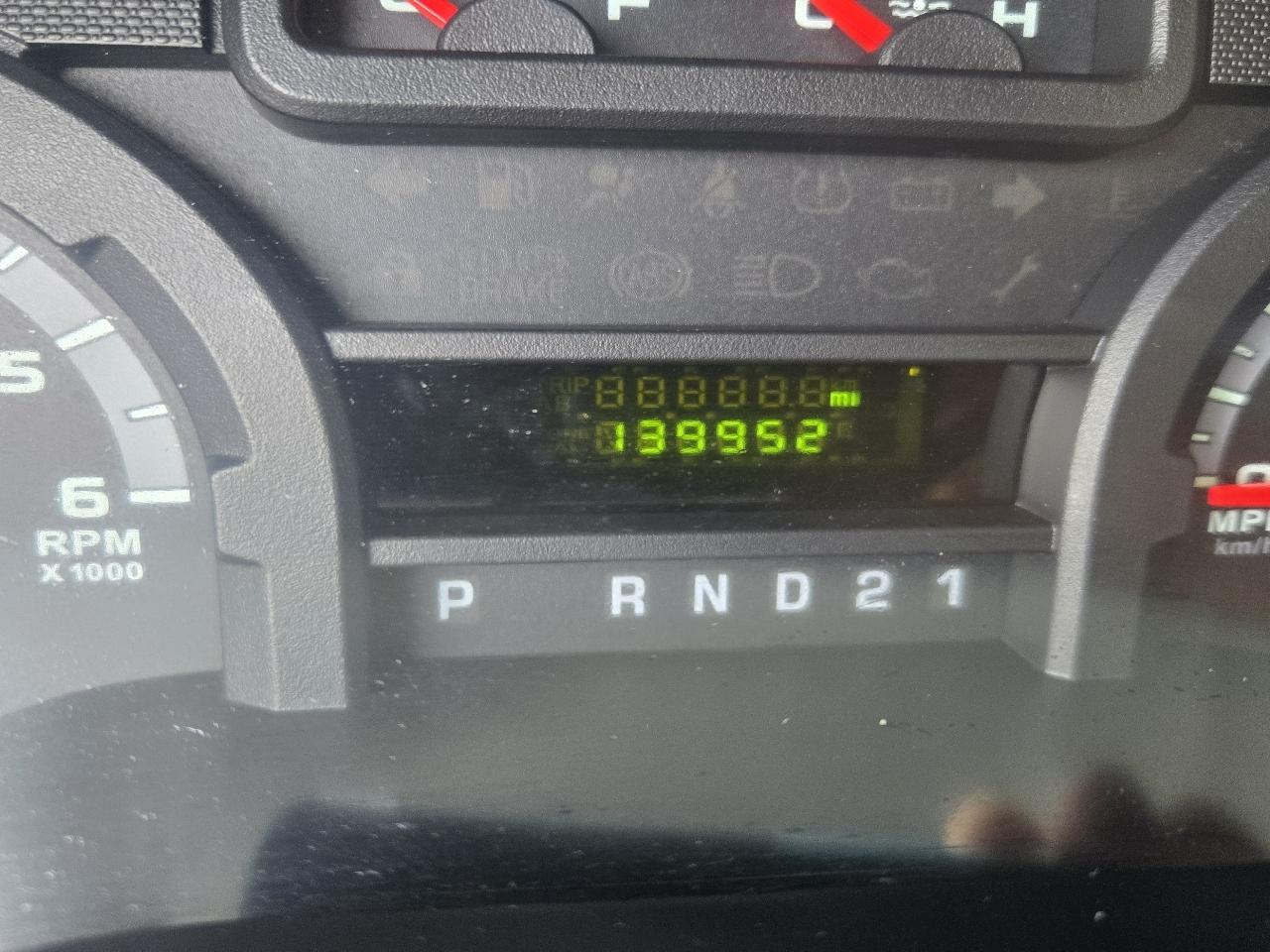 Ford Econoline E-350 XL Super Duty 2012