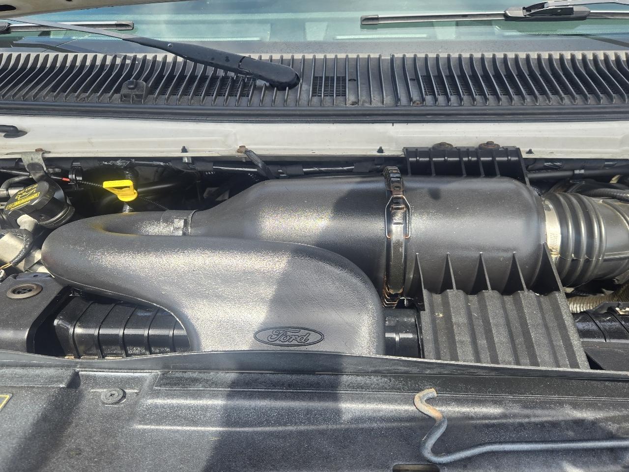 Ford Econoline E-350 XL Super Duty 2012