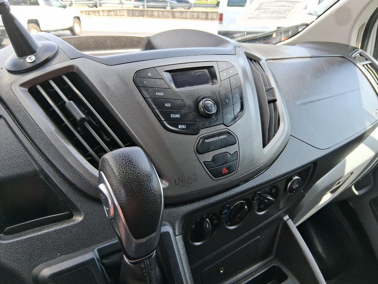 Ford Transit 250 Van Low Roof 60/40 Pass.130-in. WB 2018