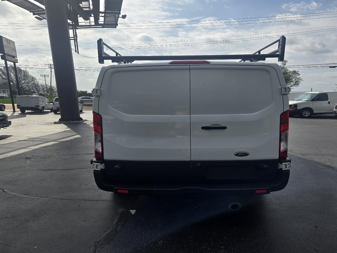 Ford Transit 350 Van Low Roof w/Sliding Pass. 148-in. WB 2017