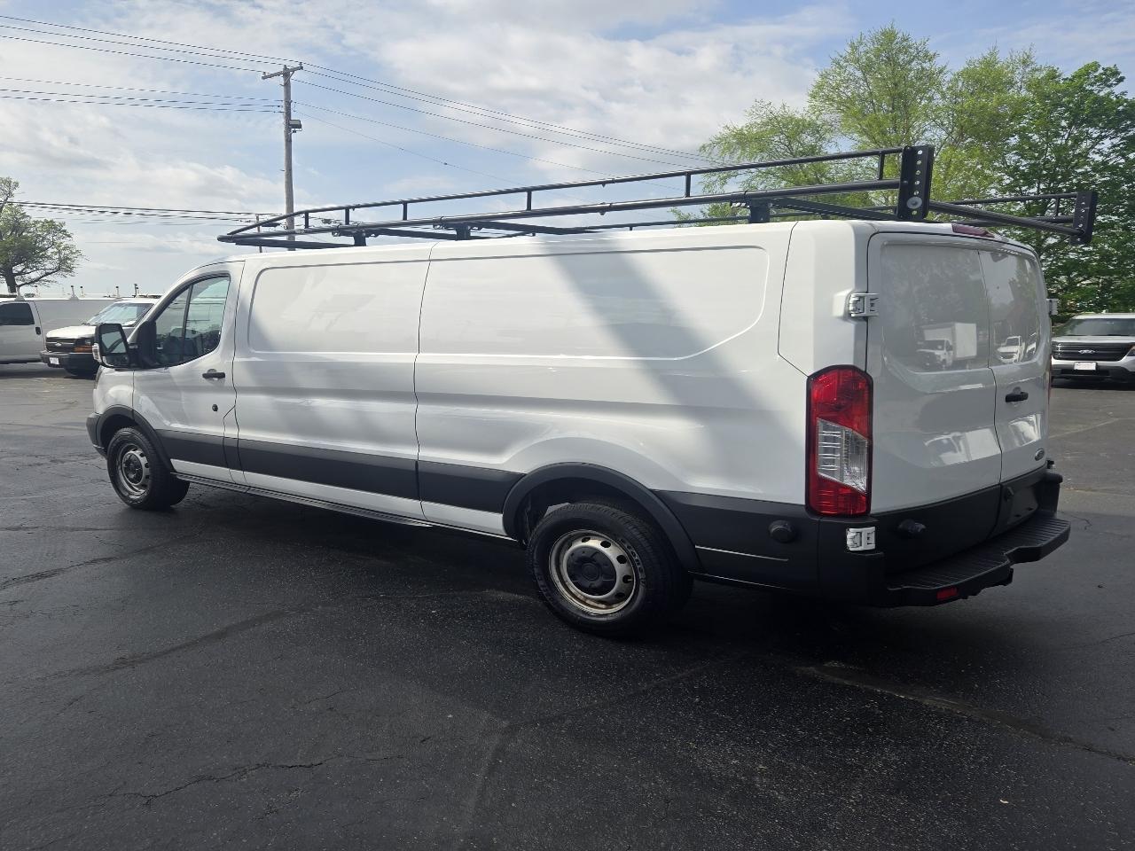 Ford Transit 350 Van Low Roof w/Sliding Pass. 148-in. WB 2017