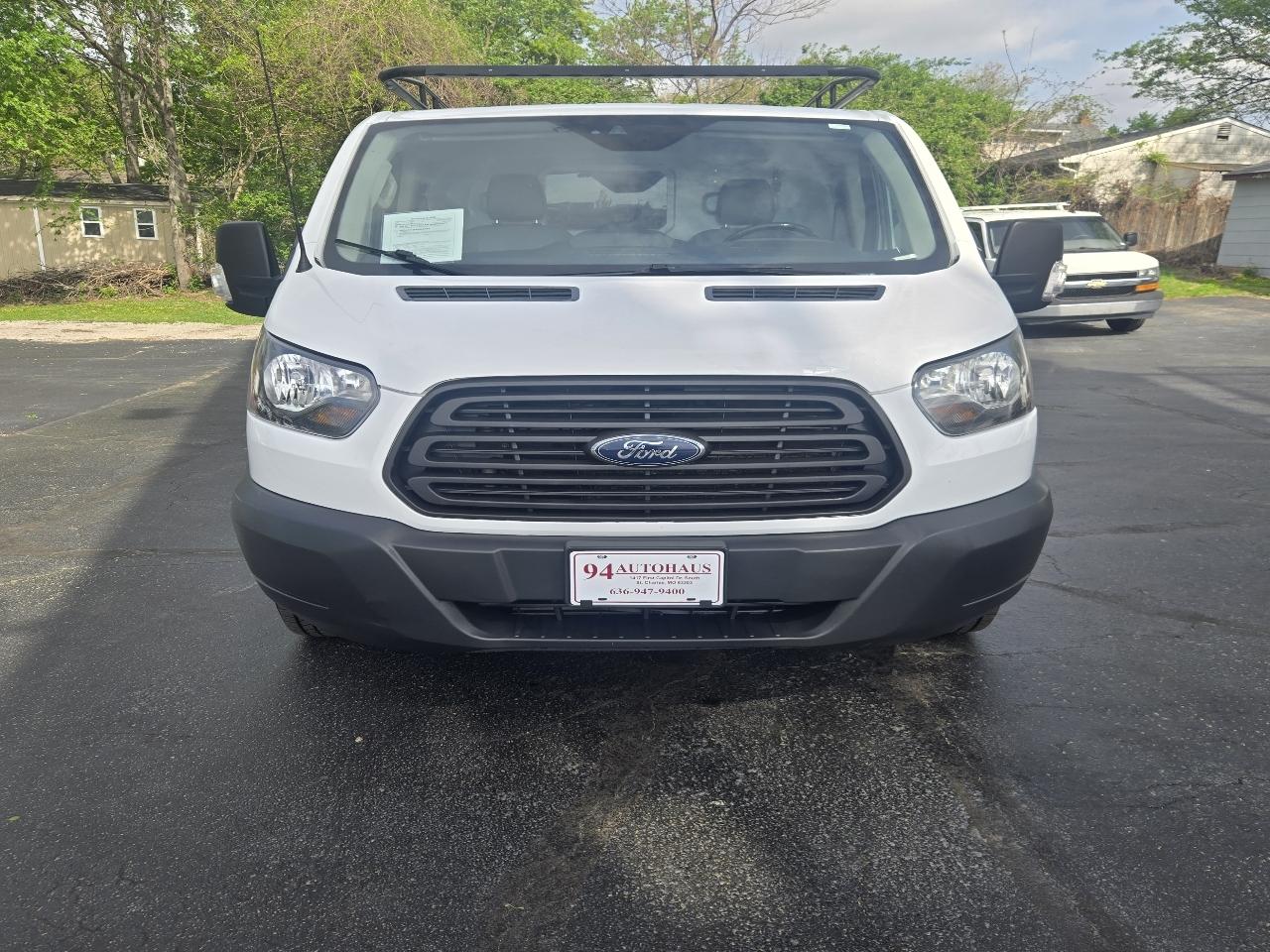 Ford Transit 350 Van Low Roof w/Sliding Pass. 148-in. WB 2017