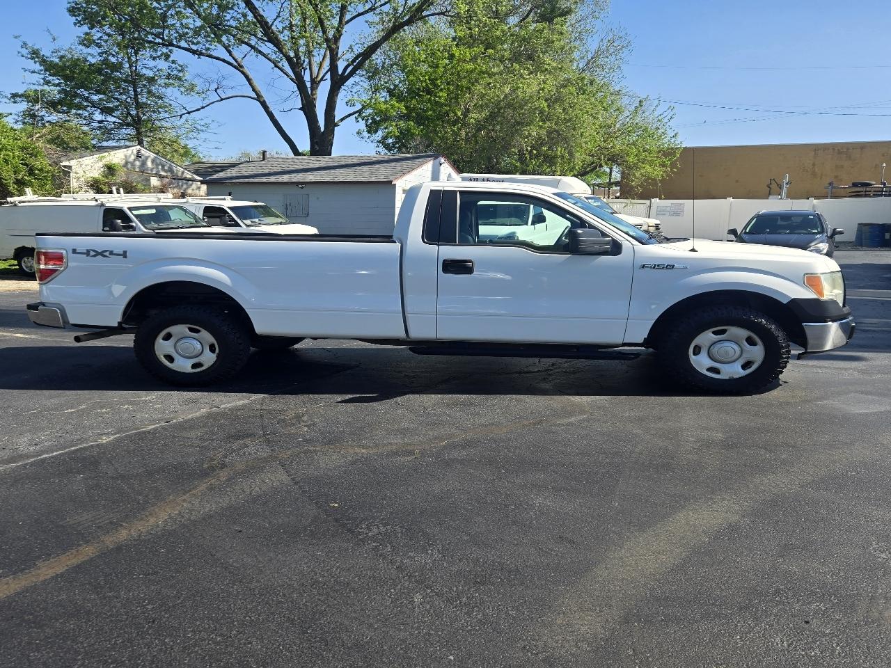 Ford F-150 XL 8-ft. Bed 4WD 2009