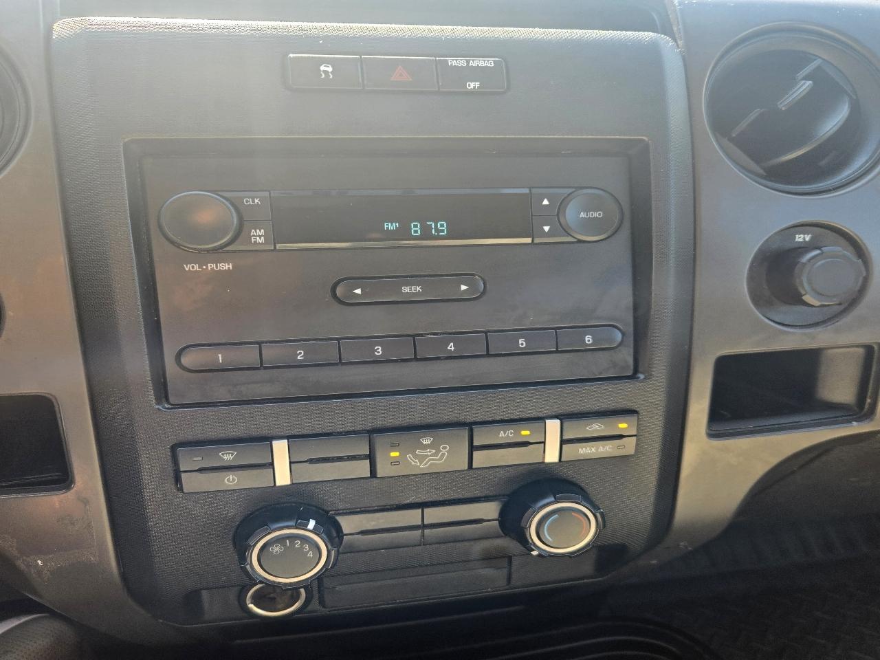 Ford F-150 XL 8-ft. Bed 4WD 2009