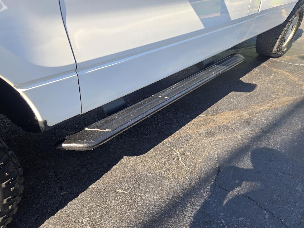 Ford F-150 XL 8-ft. Bed 4WD 2009