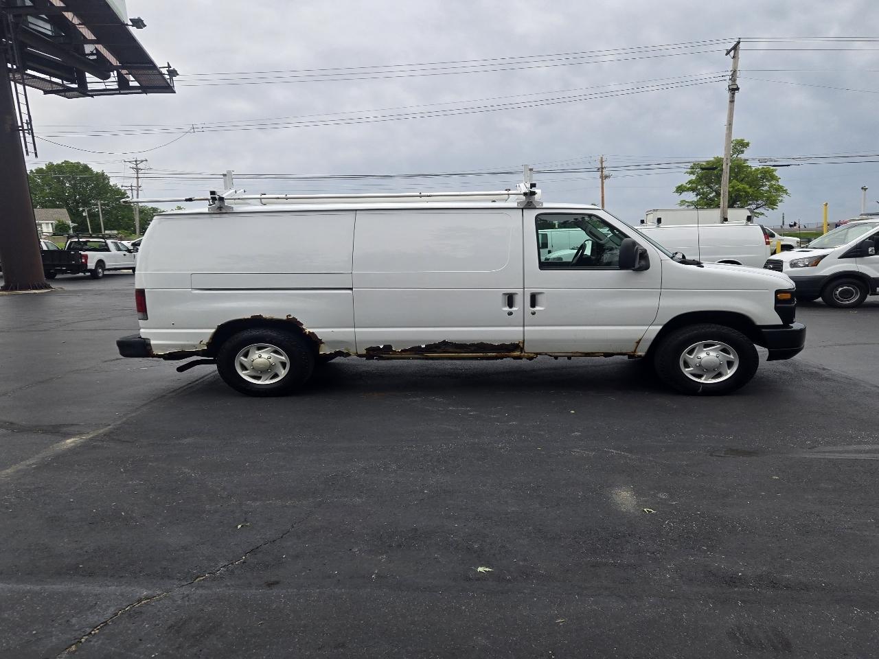 Ford Econoline E-150 2009