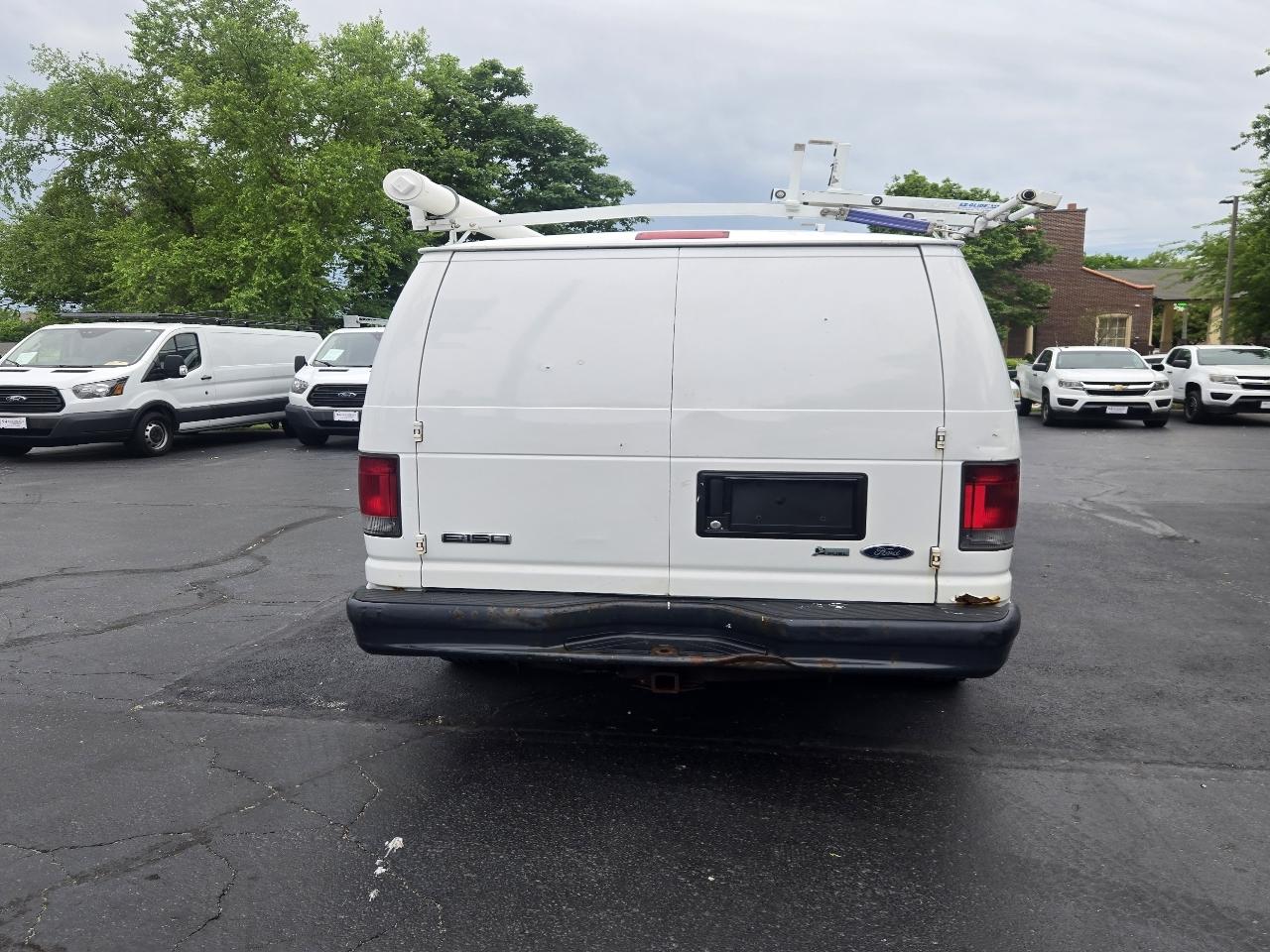 Ford Econoline E-150 2009