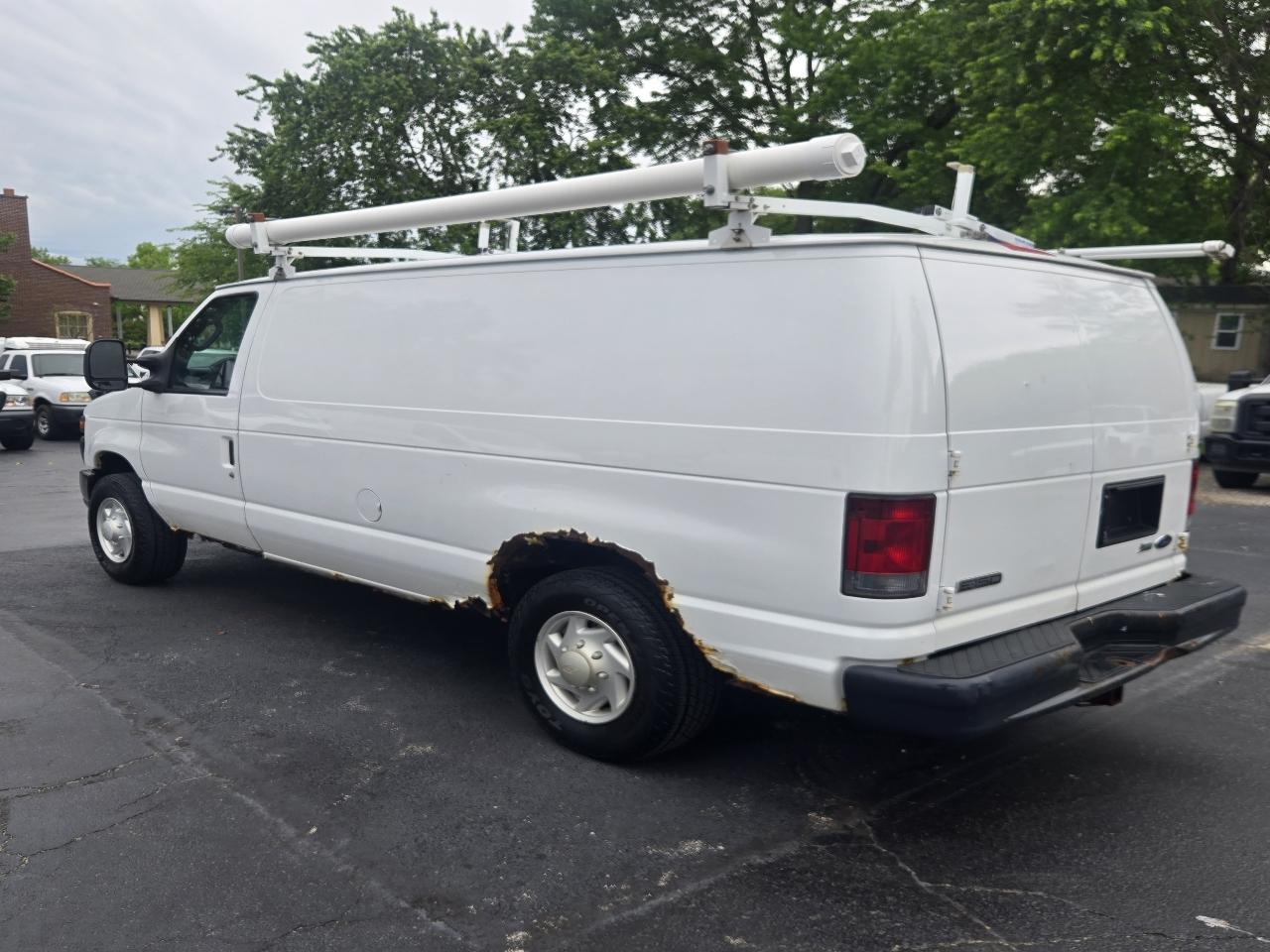 Ford Econoline E-150 2009