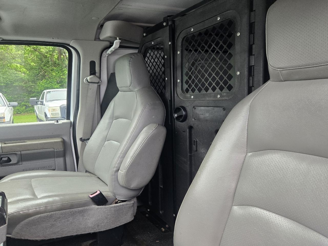 Ford Econoline E-150 2009