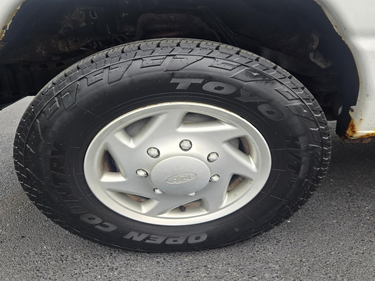 Ford Econoline E-150 2009