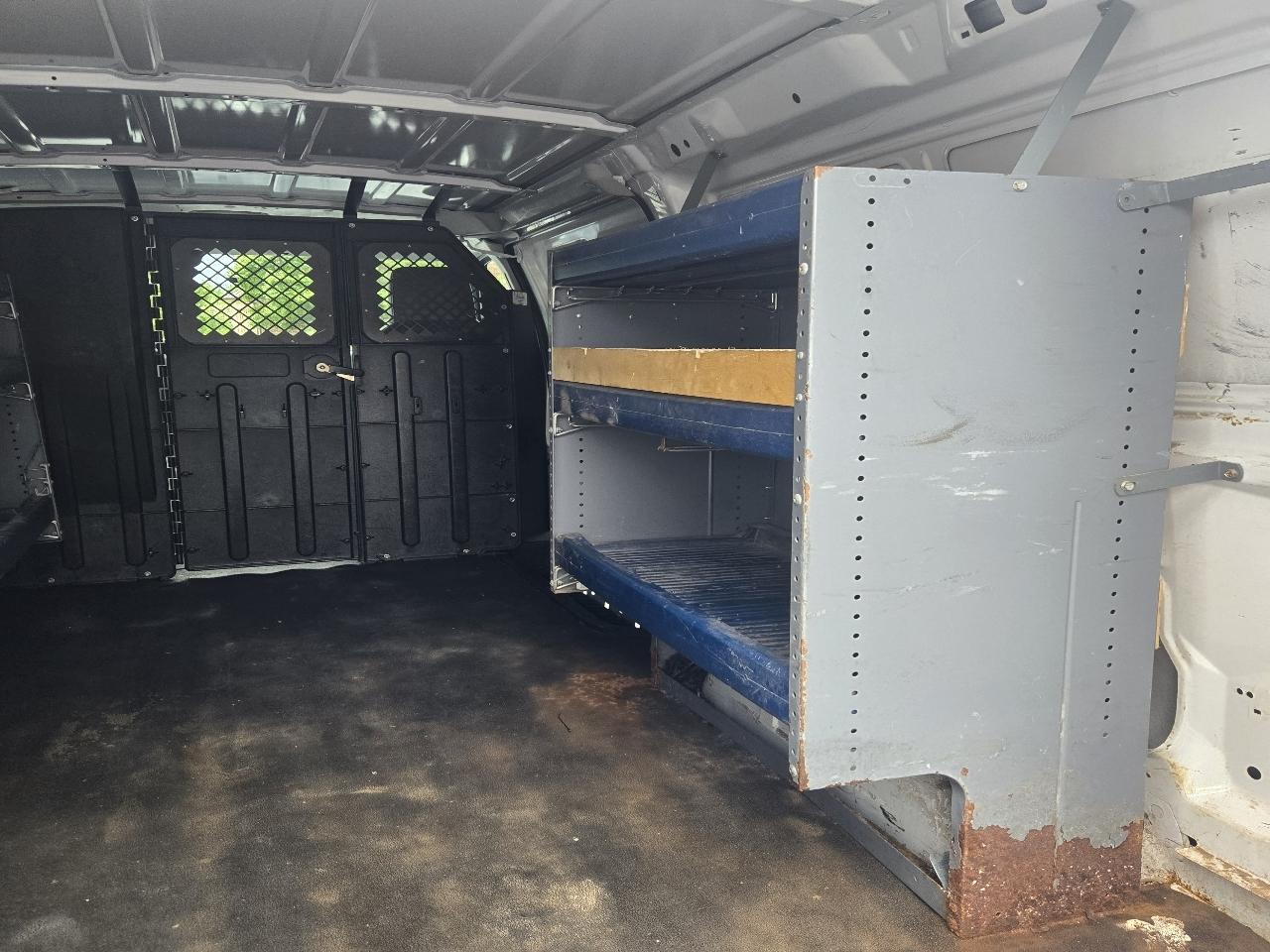 Ford Econoline E-150 2009