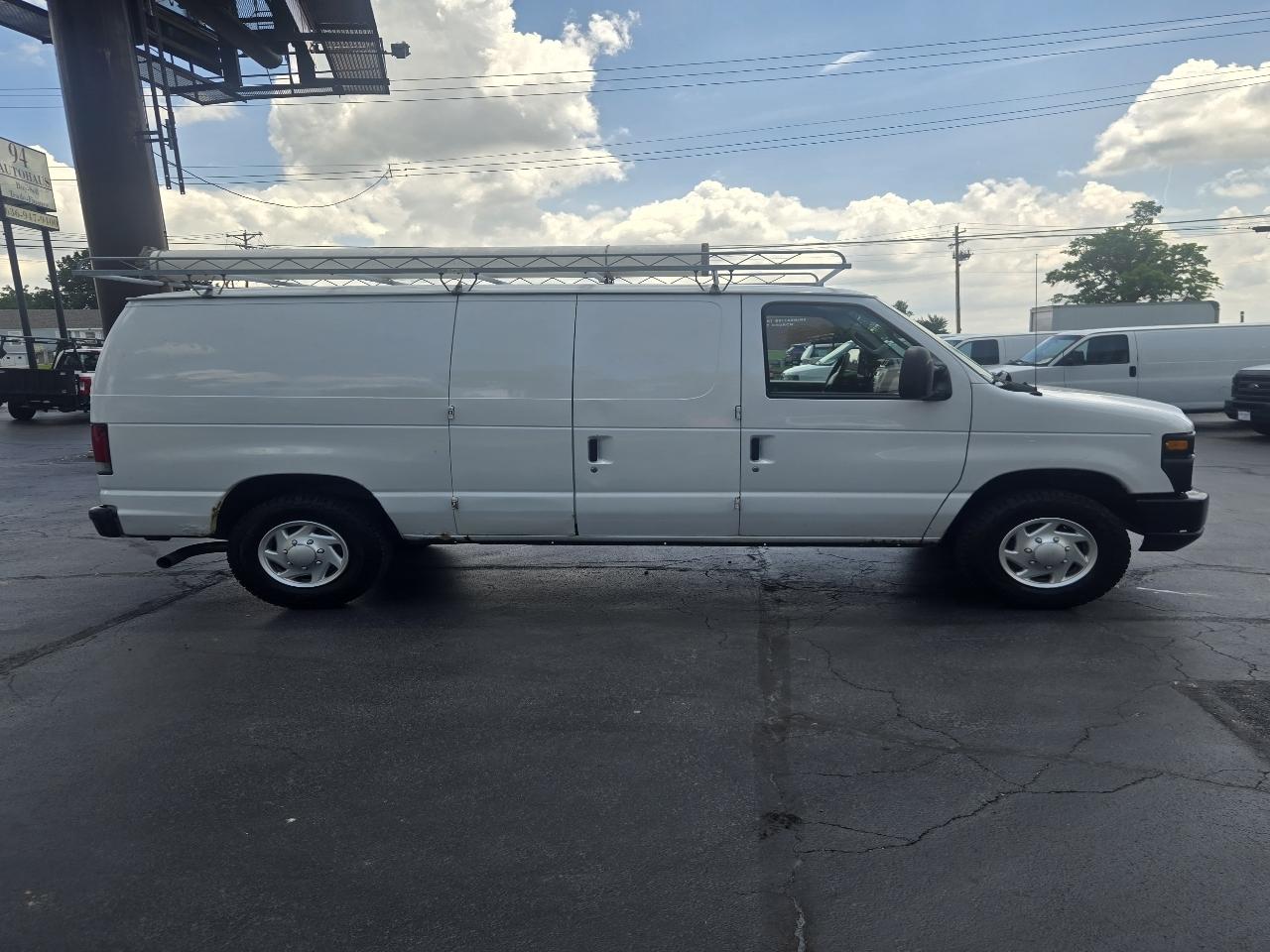 Ford Econoline E-350 Super Duty 2013