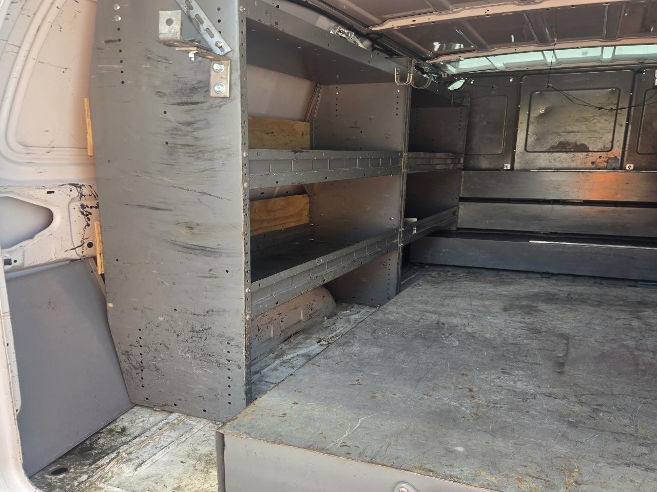 Ford Econoline E-350 Super Duty 2013