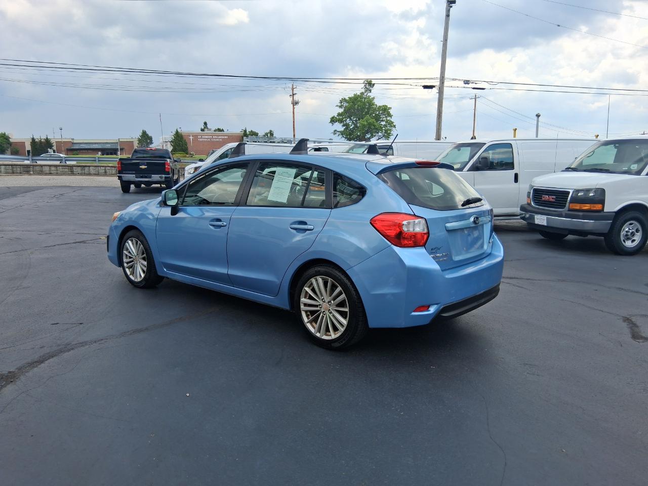 Subaru Impreza Premium Plus 5-Door+S/R 2012
