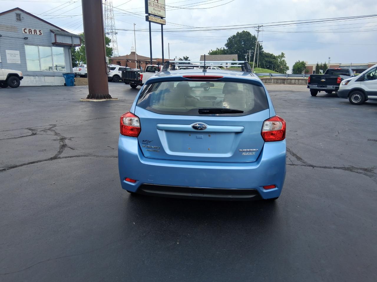 Subaru Impreza Premium Plus 5-Door+S/R 2012