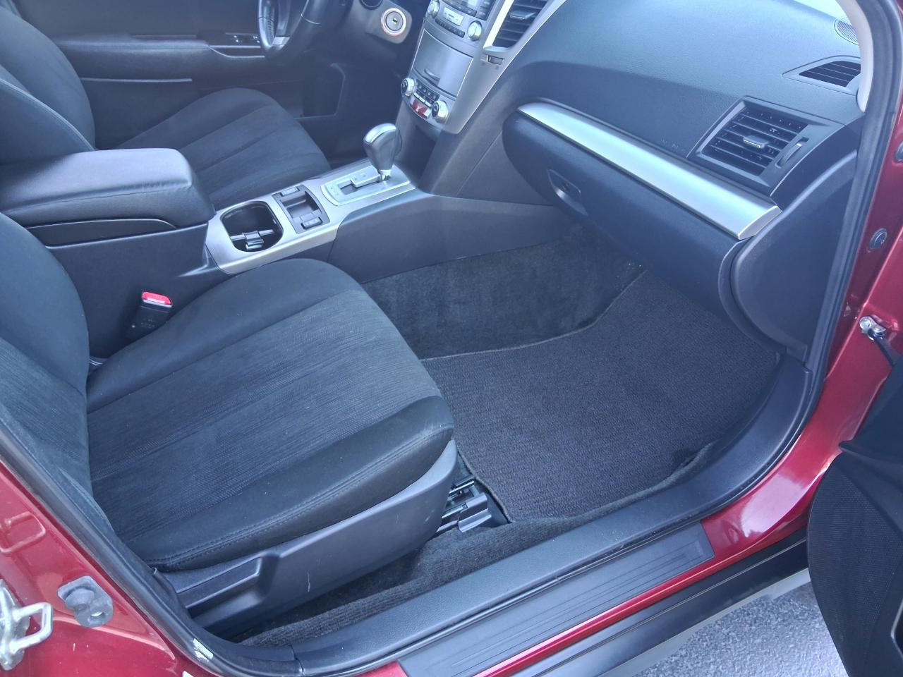 Subaru Outback 2.5i Premium 2013