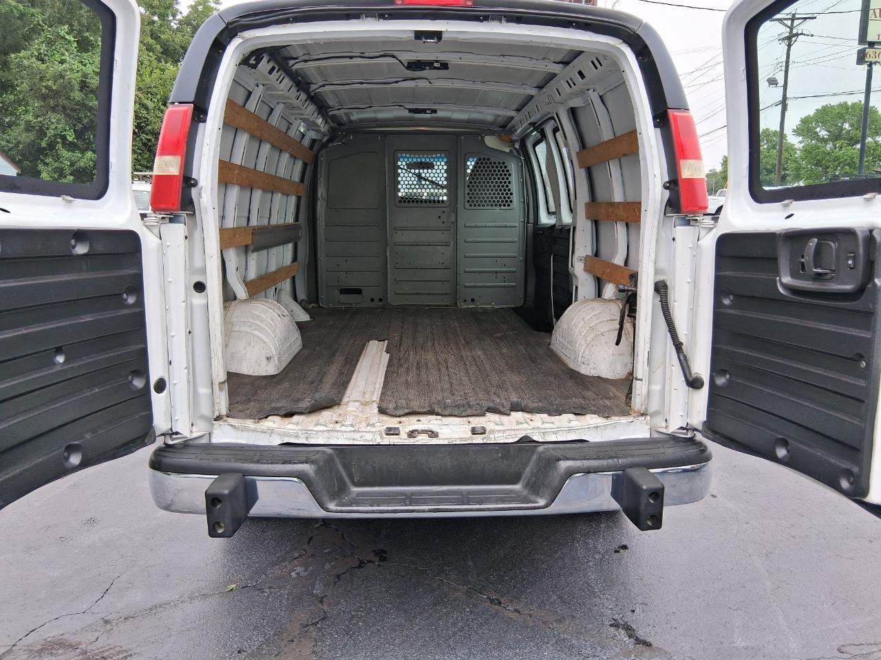 GMC Savana G2500 Cargo 2015