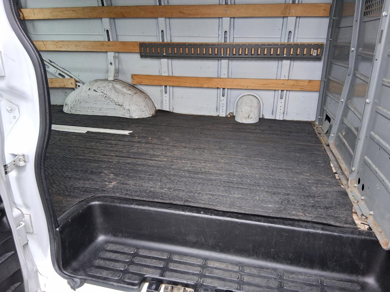 GMC Savana G2500 Cargo 2015