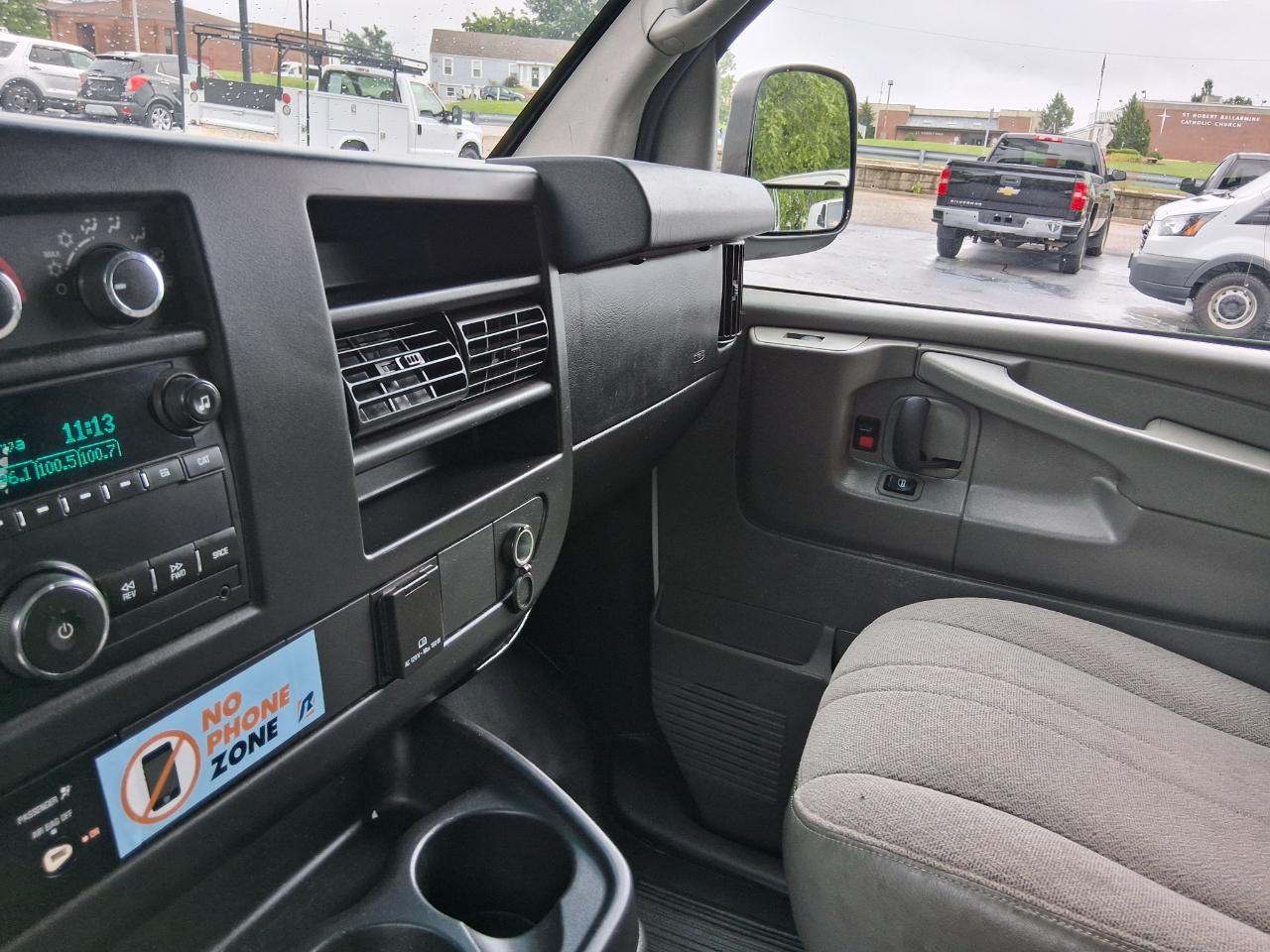 GMC Savana G2500 Cargo 2015