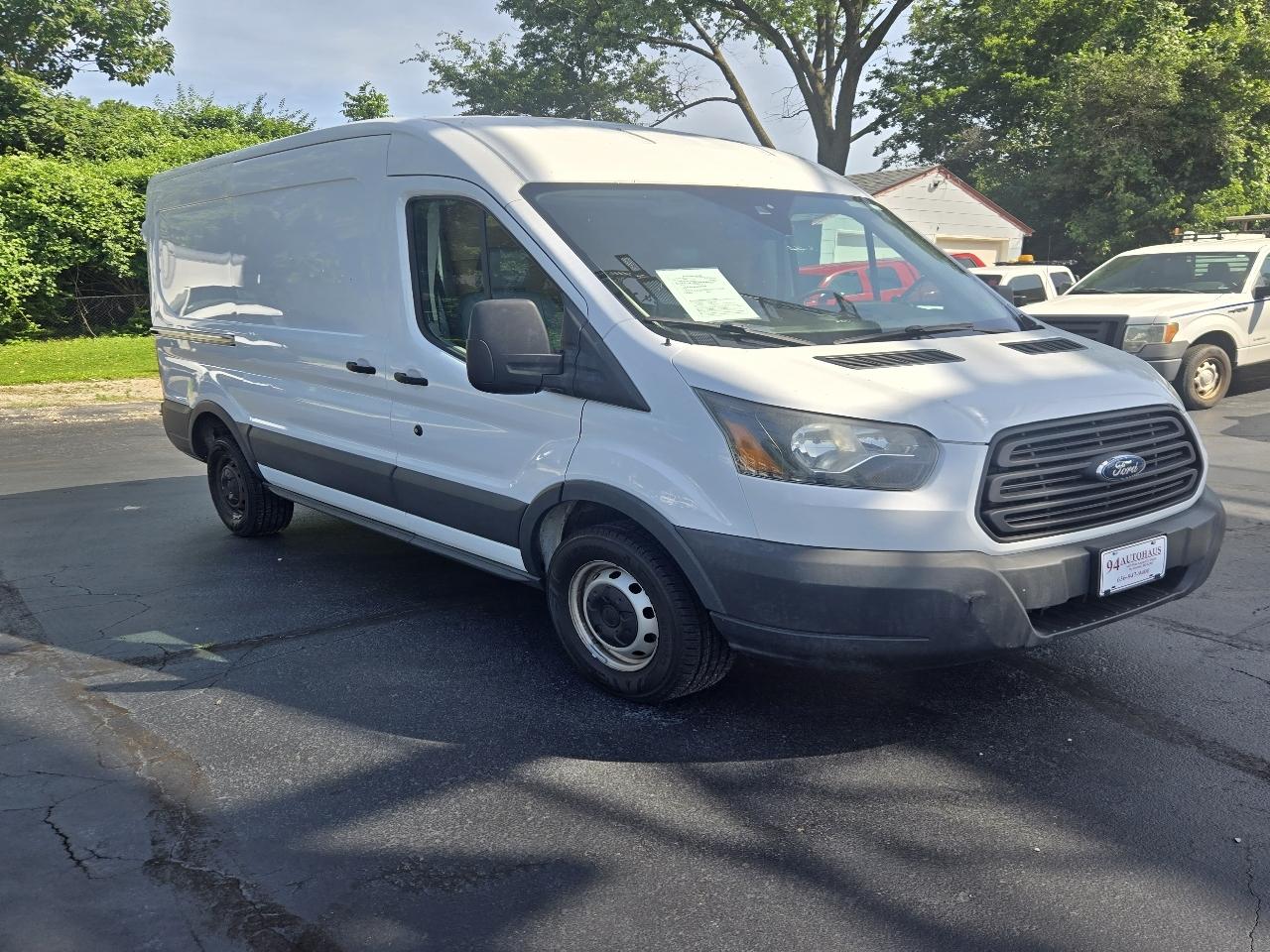 Ford Transit 250 Van Med. Roof w/Sliding Pass. 130-in. WB 2017