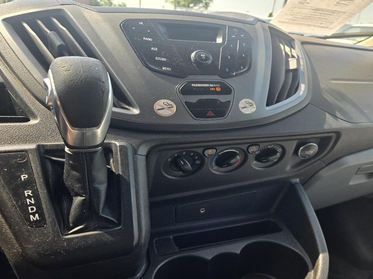 Ford Transit 250 Van Med. Roof w/Sliding Pass. 130-in. WB 2017