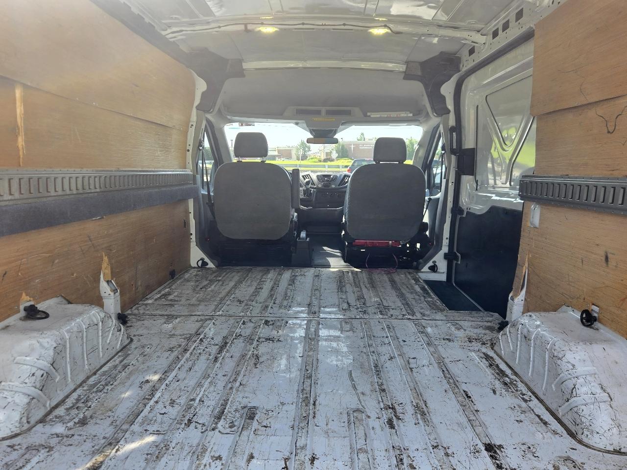 Ford Transit 250 Van Med. Roof w/Sliding Pass. 130-in. WB 2017