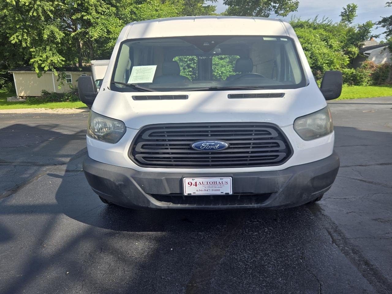 Ford Transit 250 Van Med. Roof w/Sliding Pass. 130-in. WB 2017