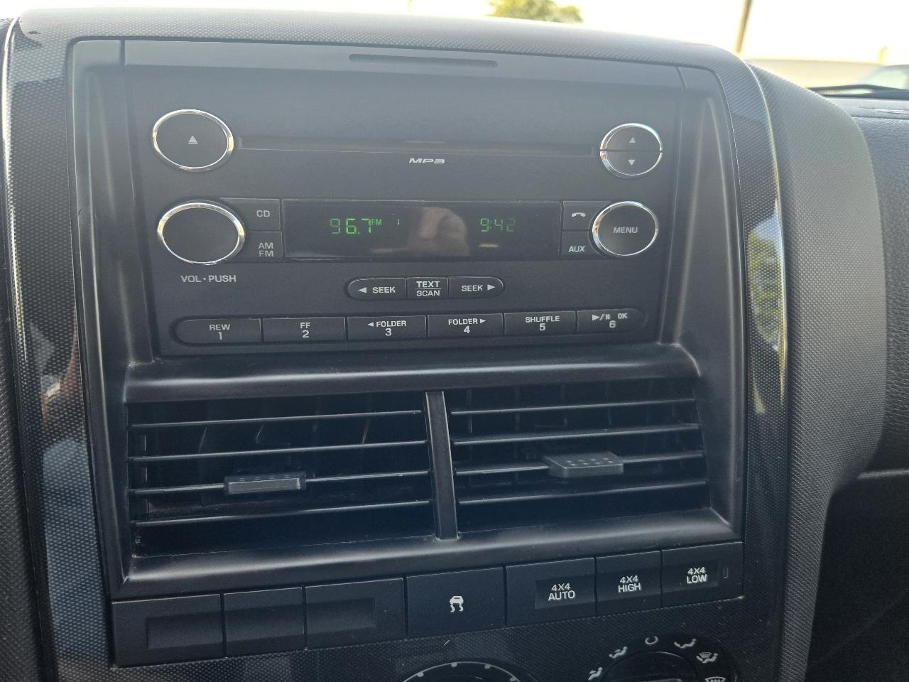 Ford Explorer XLT 4.0L 4WD 2010