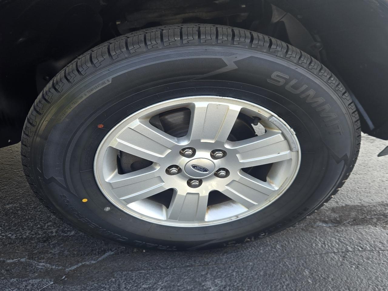 Ford Explorer XLT 4.0L 4WD 2010