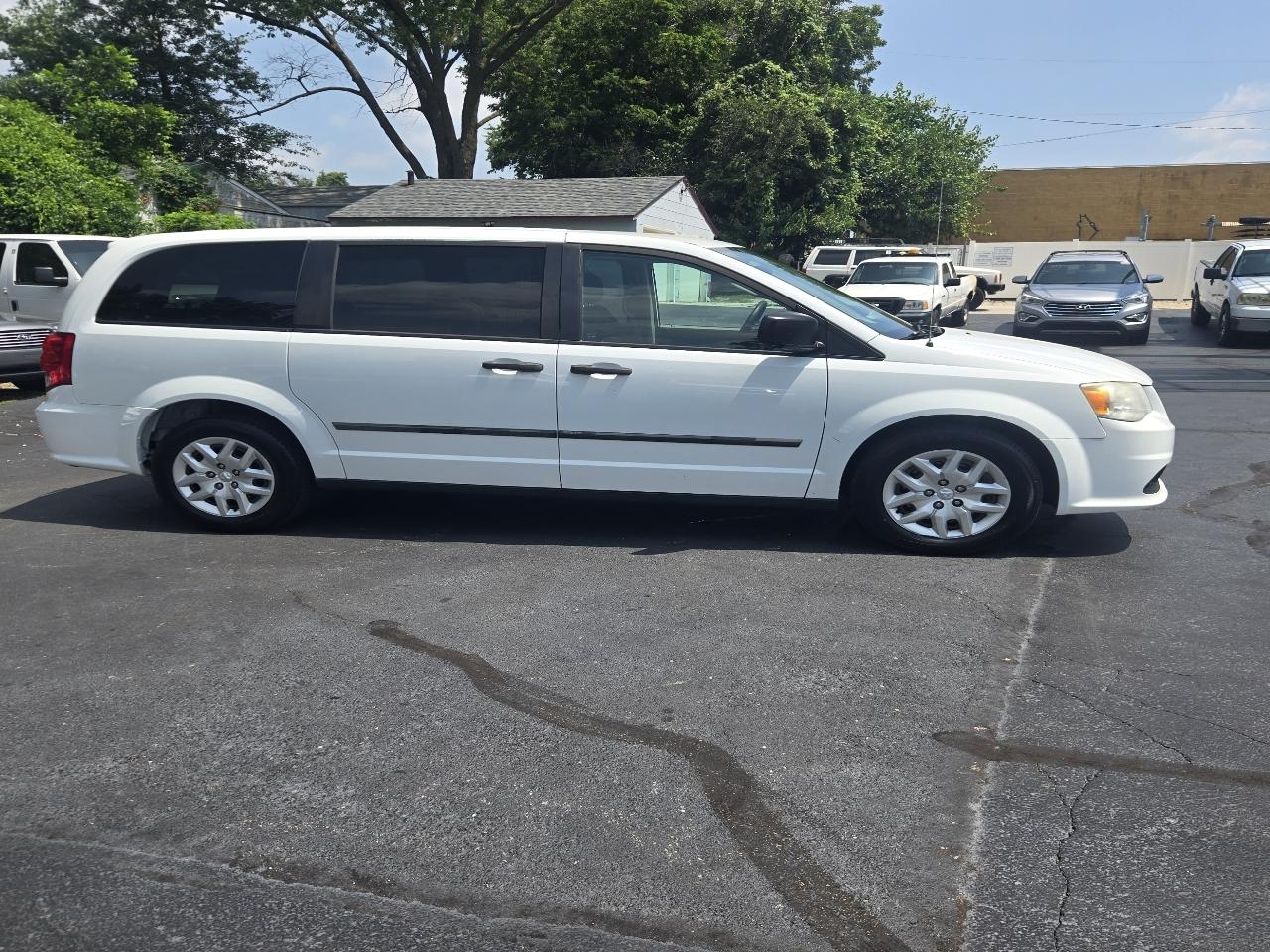 RAM Cargo Van Base 2014