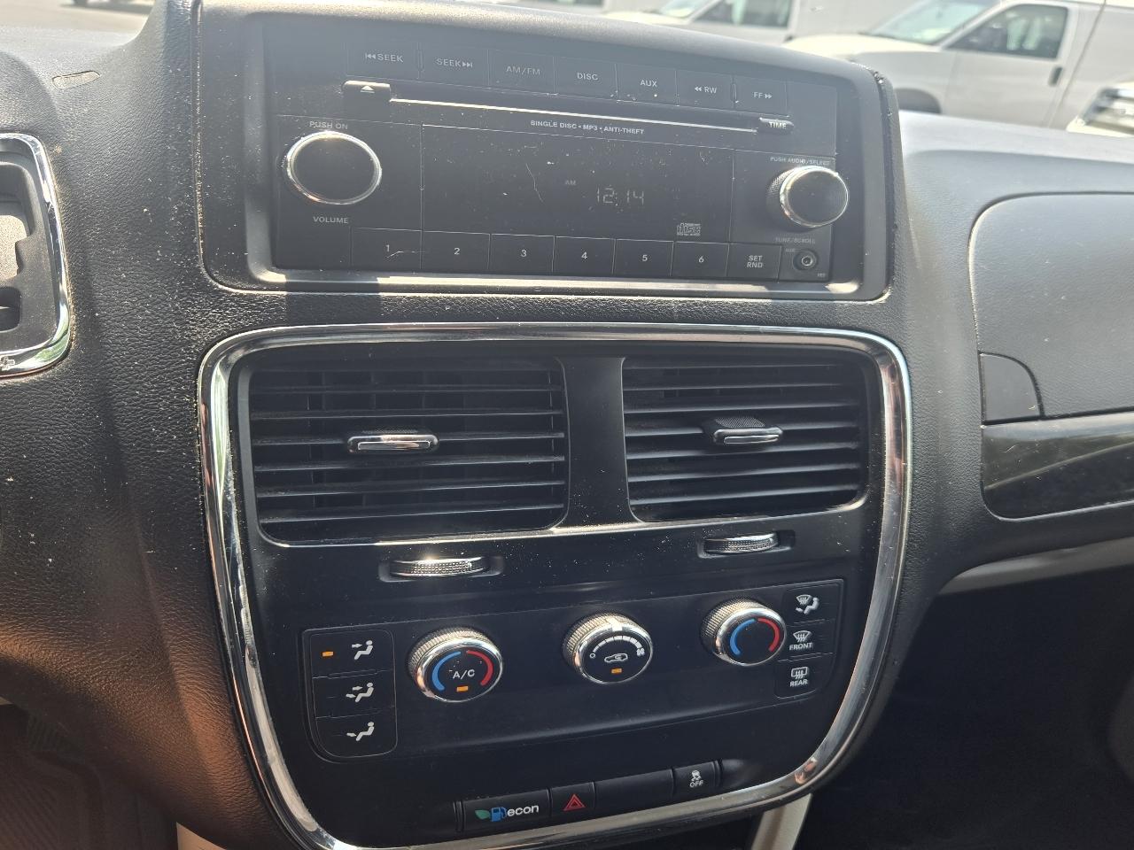 RAM Cargo Van Base 2014