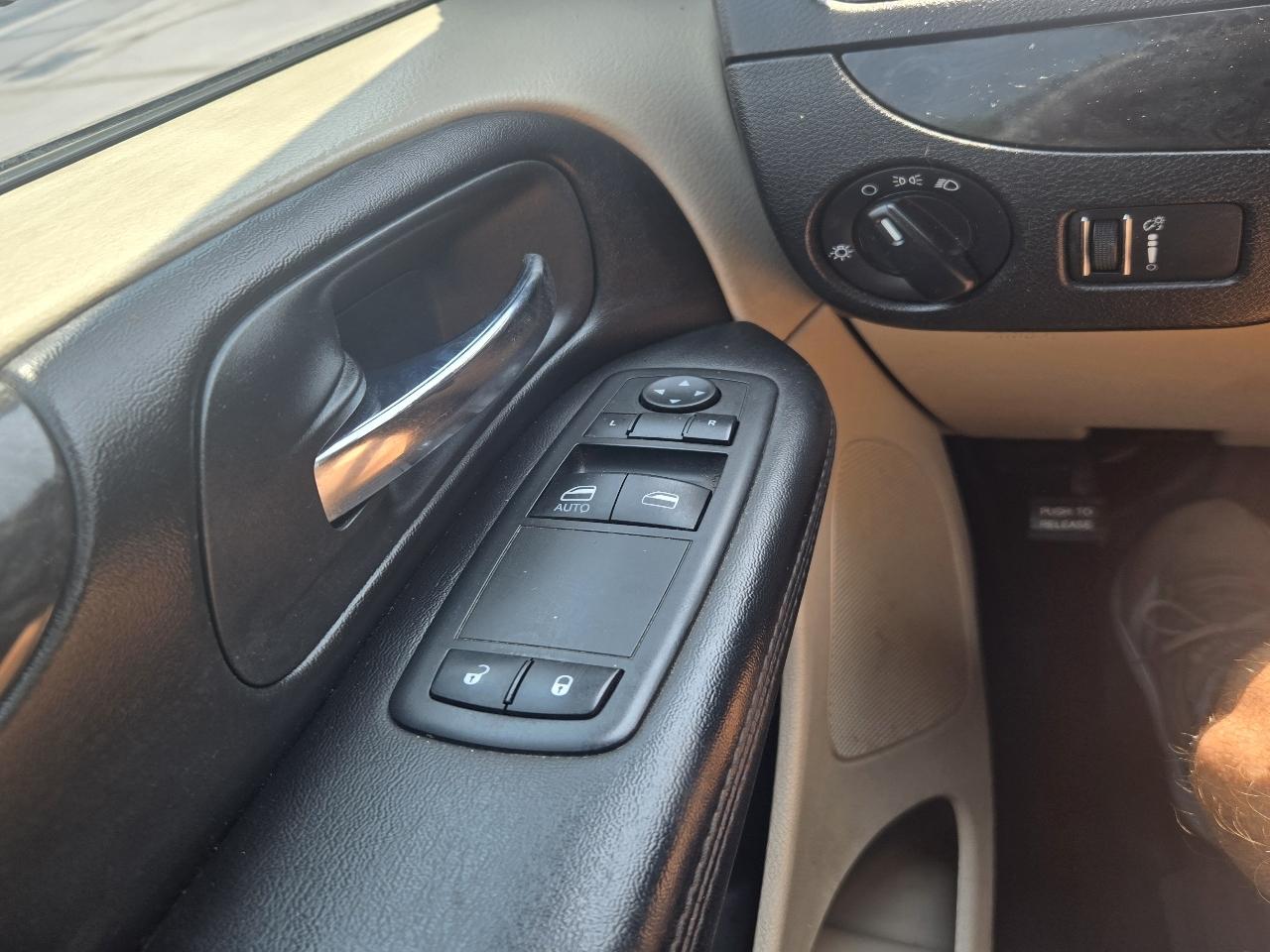 RAM Cargo Van Base 2014