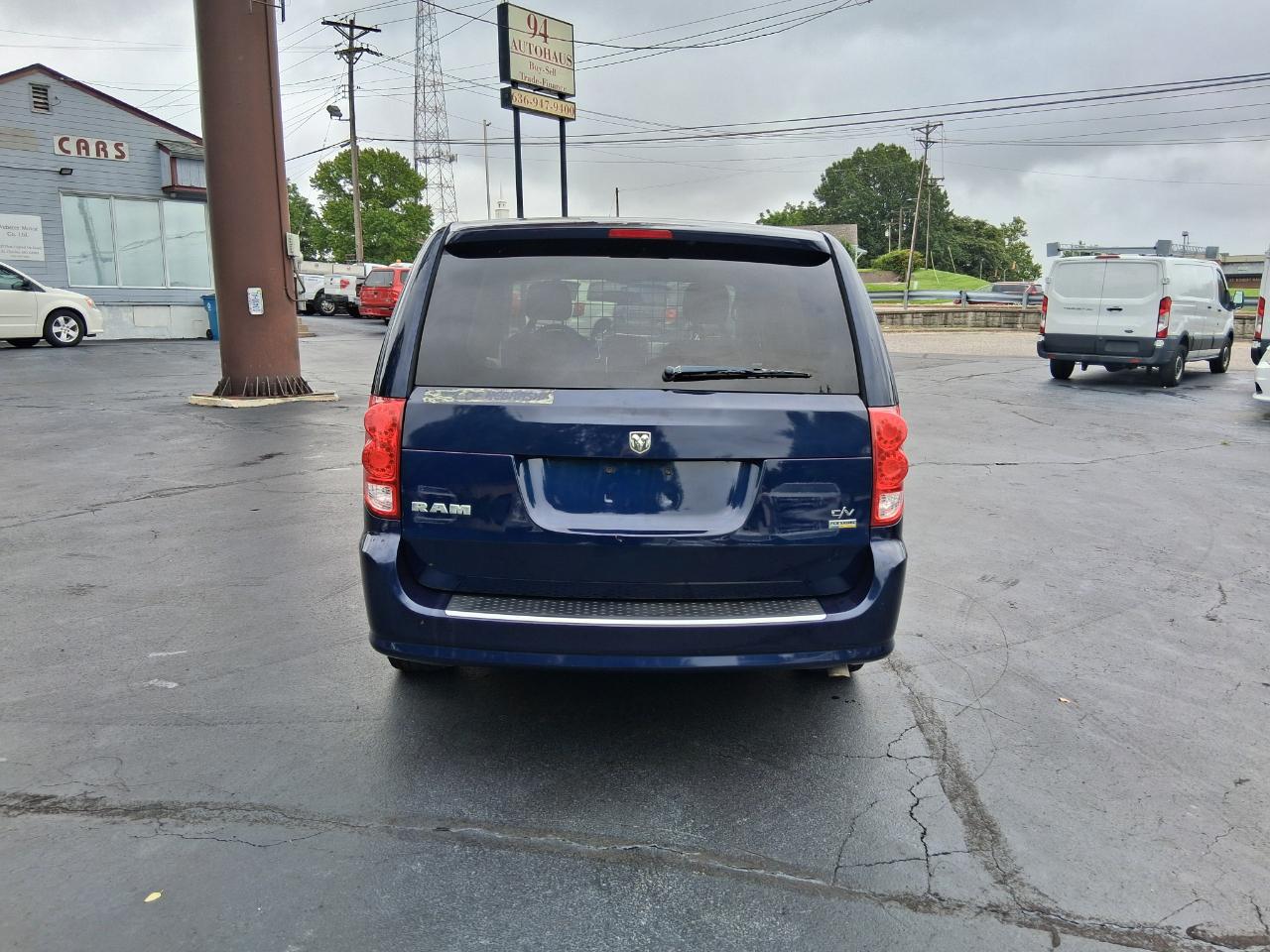 RAM Cargo Van Base 2014
