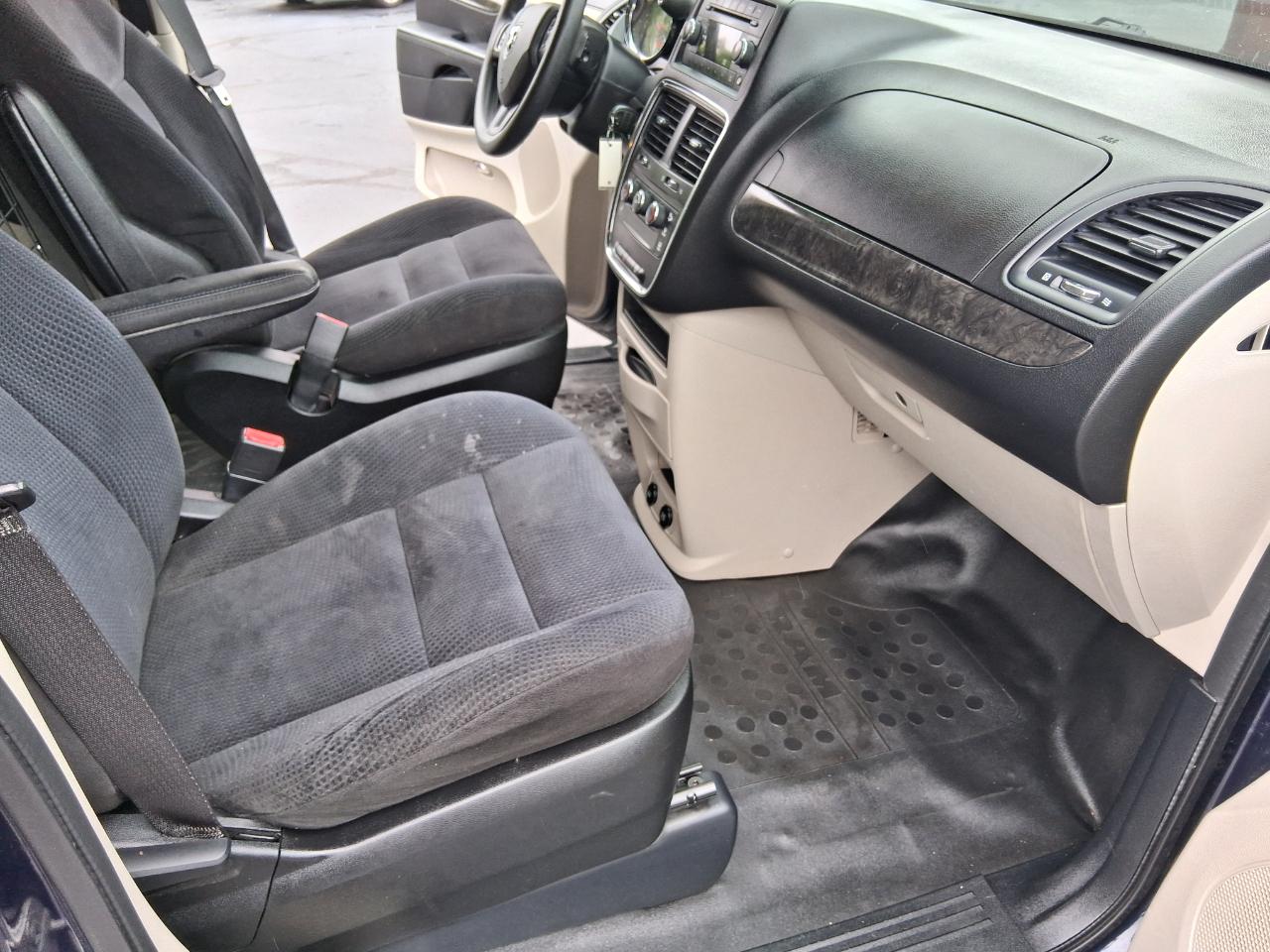 RAM Cargo Van Base 2014