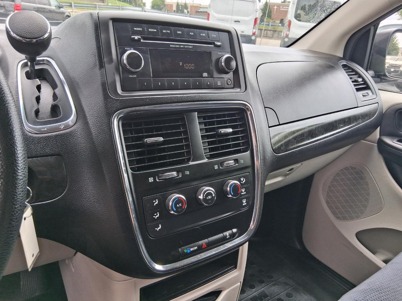 RAM Cargo Van Base 2014