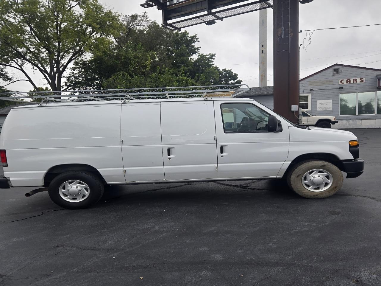 Ford Econoline E-350 Super Duty 2014
