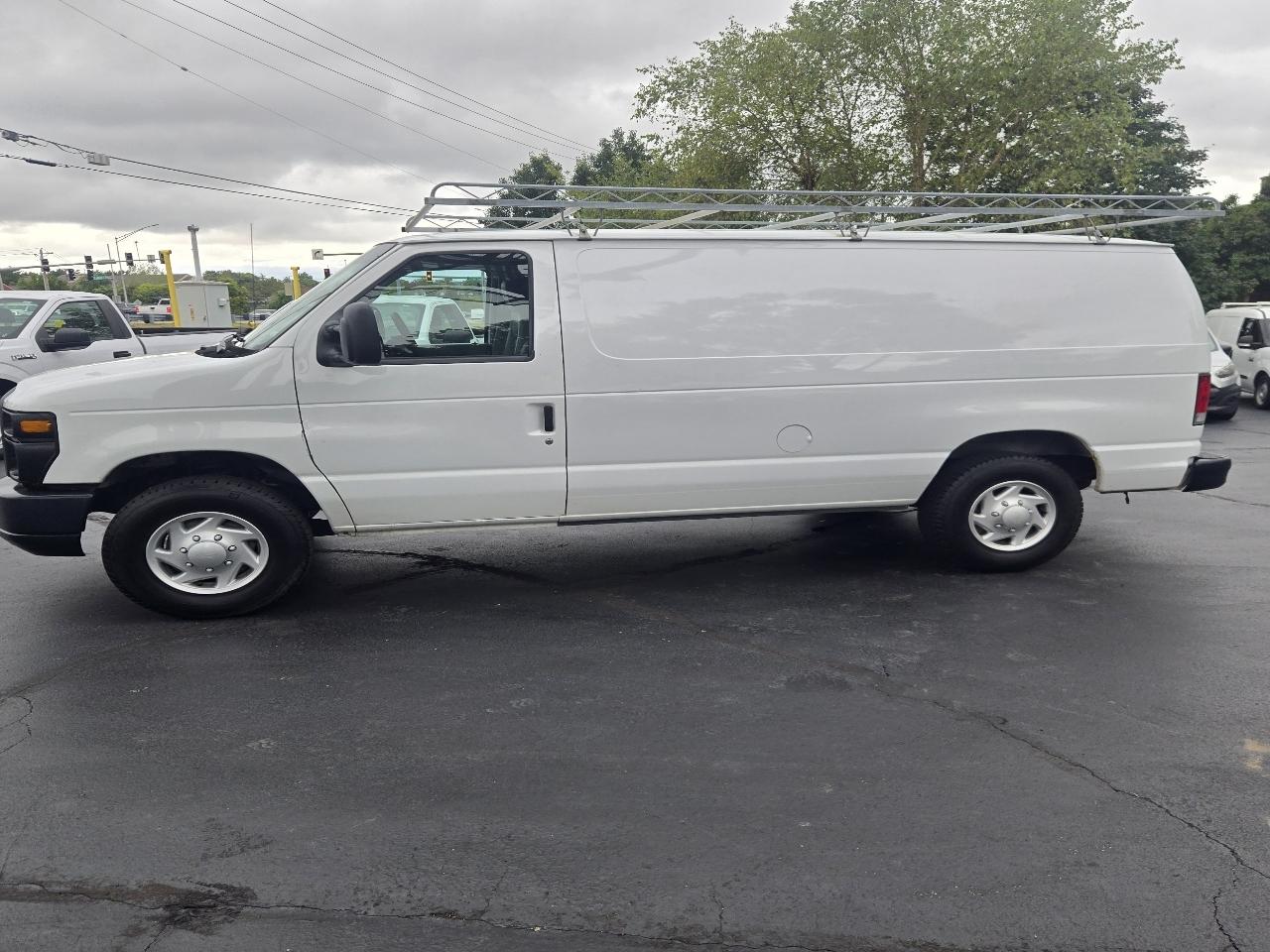 Ford Econoline E-350 Super Duty 2014