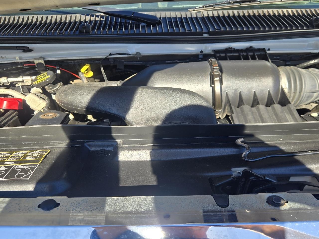 Ford Econoline E-350 XLT Super Duty Extended 2012