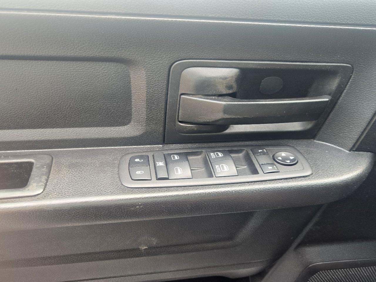 RAM 1500 Tradesman Quad Cab 2WD 2014